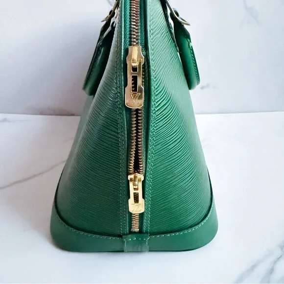 Sale!! Louis Vuitton Green Epi Leather Alma 🍃 - Picture 11 of 15